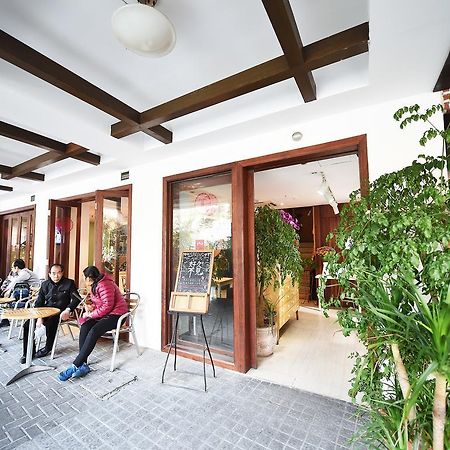 Mingtown Nanjing Road Youth Hostel Shanghai Exterior photo